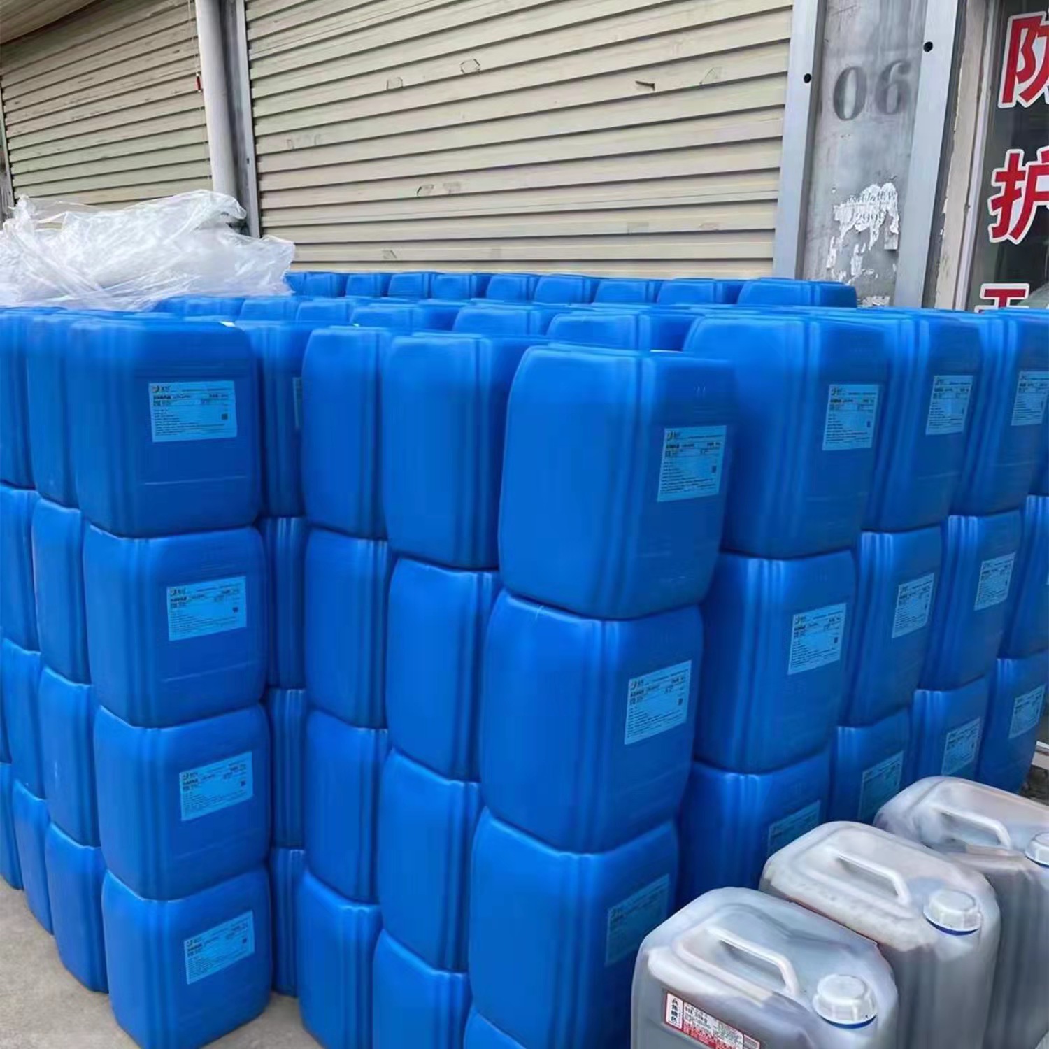 Concentrated Glutaraldehyde Algae Removal and Disinfection Stock Solution for Livestock, Poultry and Aquatic Breeding Farms Disinfection and Black Hair Green Algae Removal for Fishery