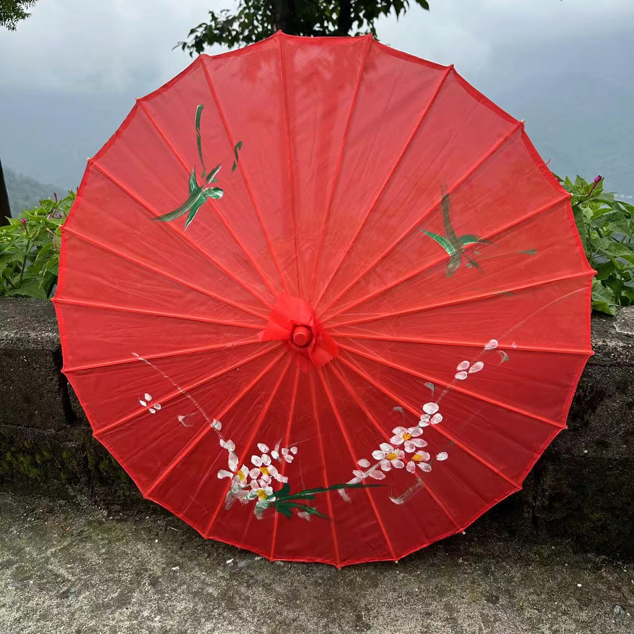 Wholesale craft umbrella dance umbrella costume umbrella cheongsam catwalk silk umbrella suspended ceiling decorative umbrella oilpaper umbrella diy
