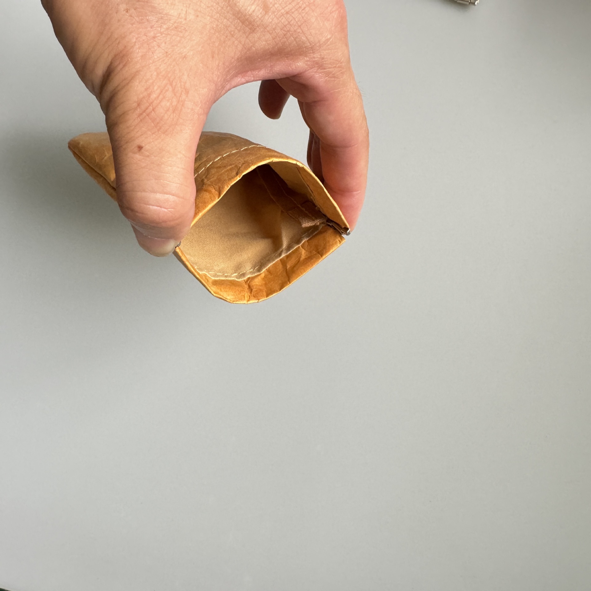 Dupont Paper Shrapnel Storage Bag, Automatic Closing Wired Earphone Coin Purse, Mini Bag, Portable Lipstick Cosmetic Bag