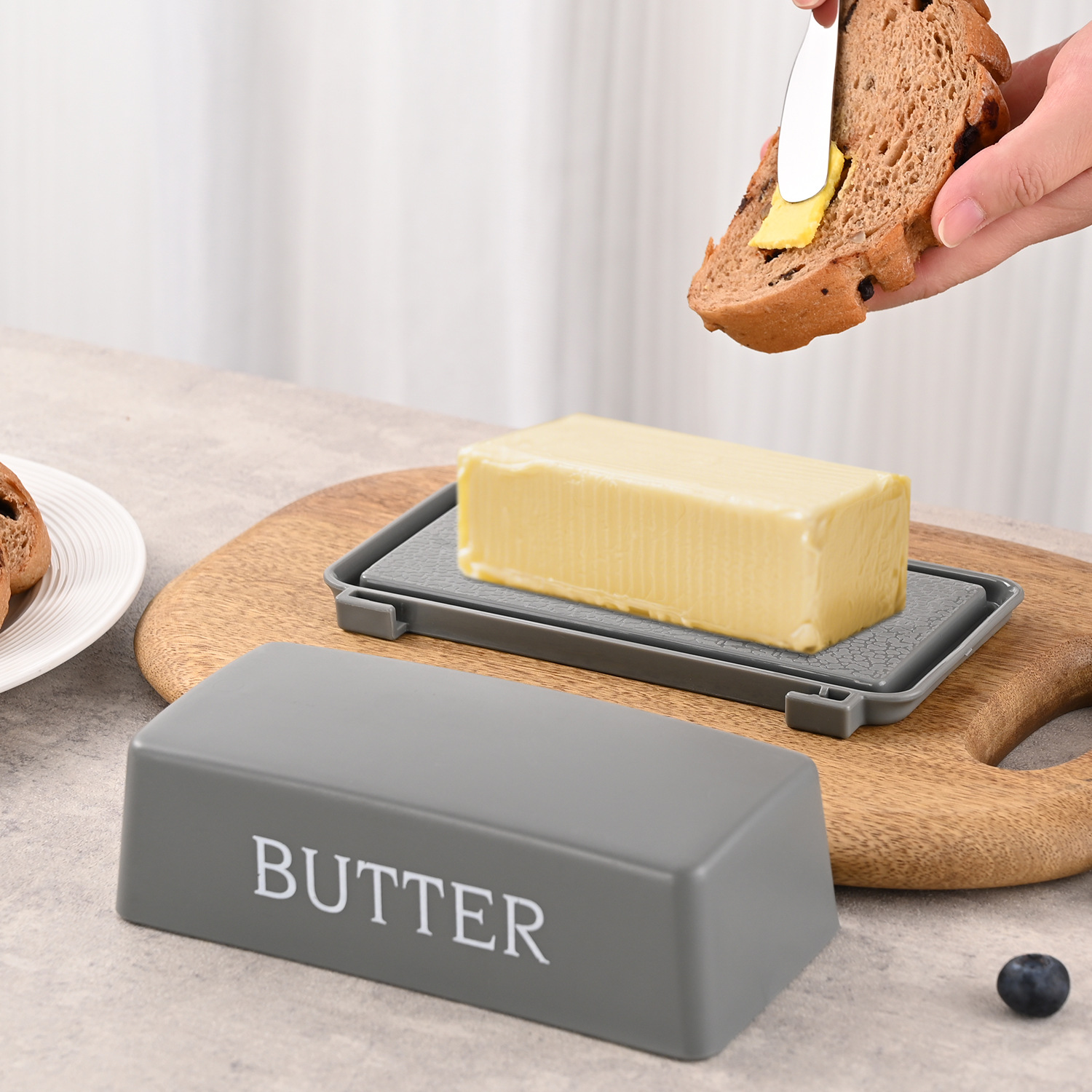 Cross-border with box with knife plastic butter box household kitchen butter dish food grade PP refrigerator butter storage box