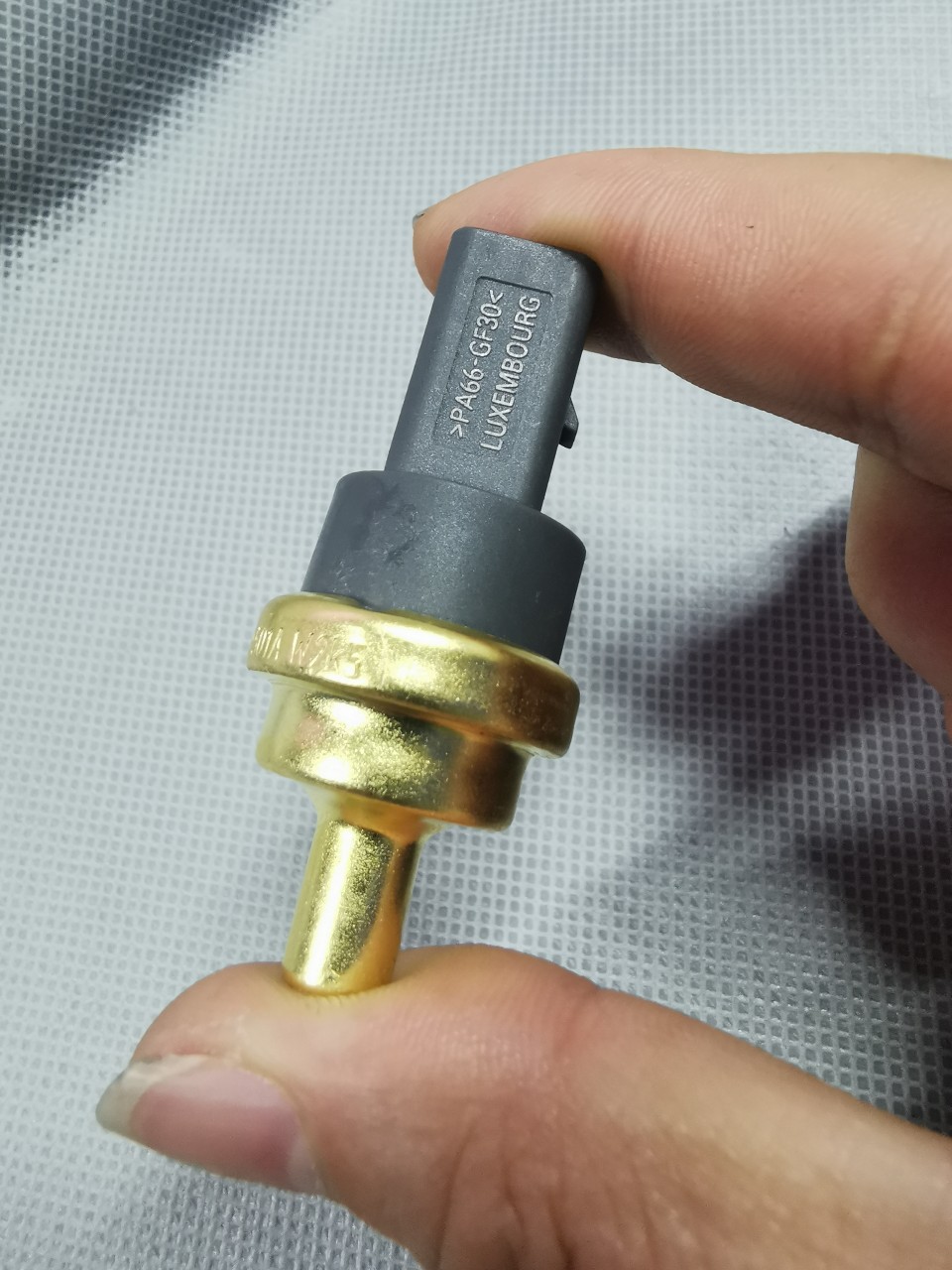 06A919501A 06A 919 501 A New Passat Tiguan Lingdu ID4 Water Temperature Sensor Plug