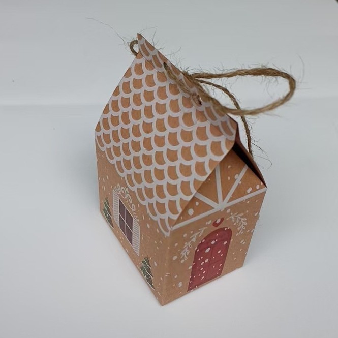 European style new candy box Christmas kraft paper candy box kraft paper box Christmas small house candy box