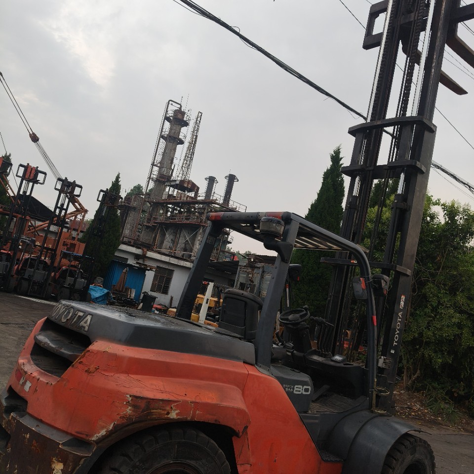 Supply of Used Toyota 8-Ton Forklifts, Japanese Diesel Forklifts, 90% New Heli Komatsu Mitsubishi Tcm Forklifts