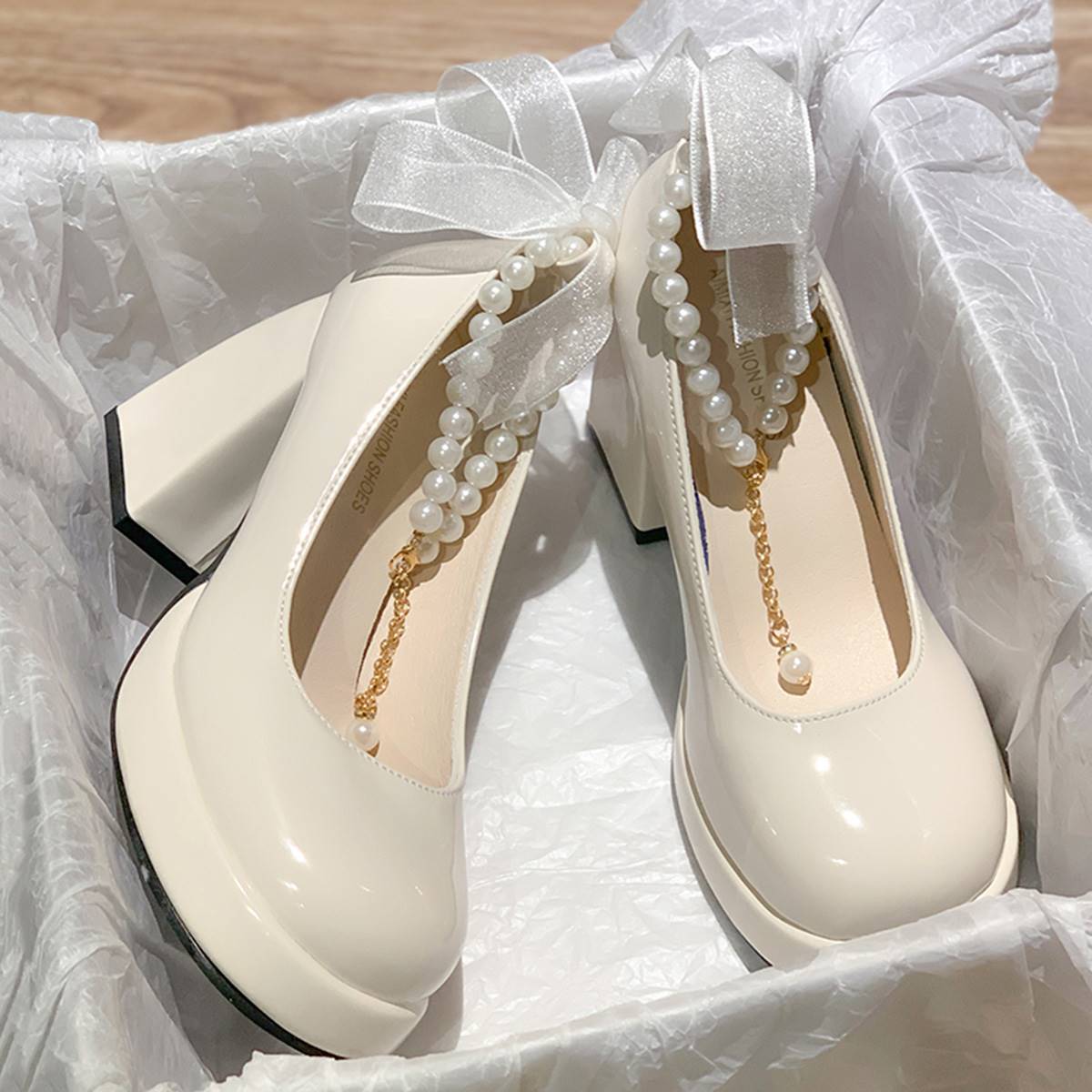 High-Heeled Small Leather Shoes for Women Spring & Fall 2025 New White Wedding Shoes Leather Shoes Retro Thick Heel Thick Sole Increased Mary Jane