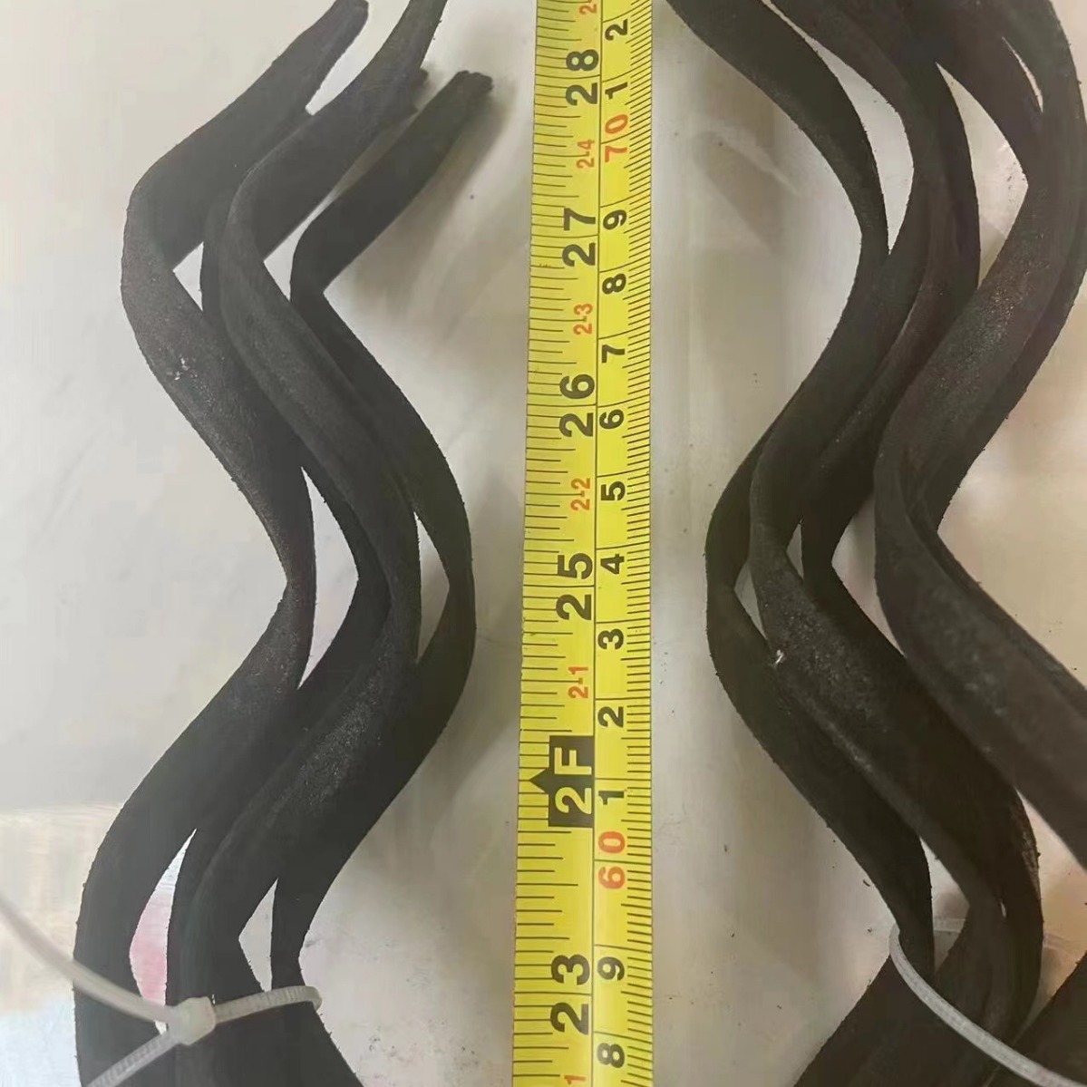 Spiral Pre-Twisted Wire Insulator Pre-Twisted Wire Insulated Conductor Tension Clamp Hot-Dip Galvanized Steel Neoprene Coated Pre-Twisted