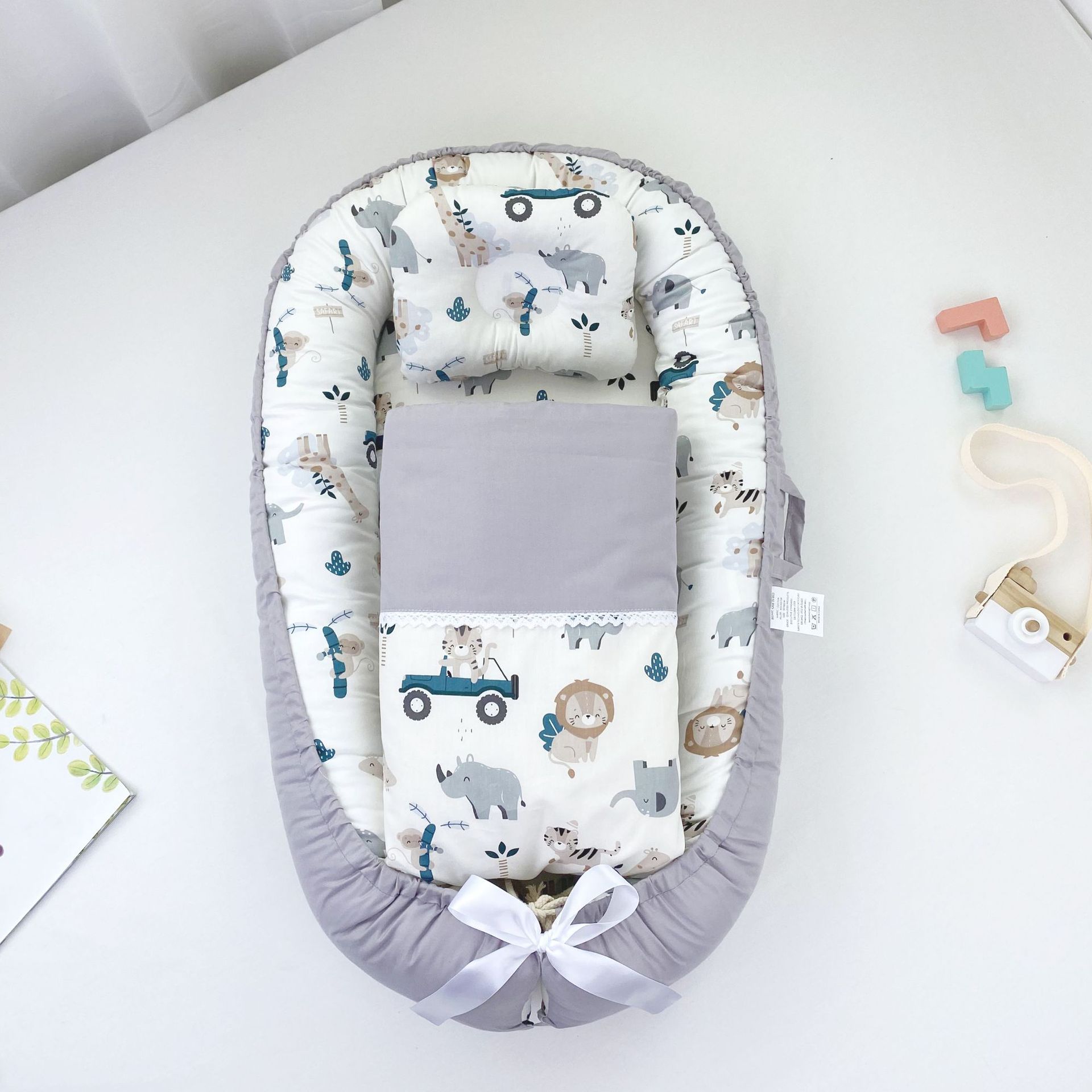 Portable foldable baby bed middle bed newborn removable and washable baby sleeping basket baby bed cushion vacuum