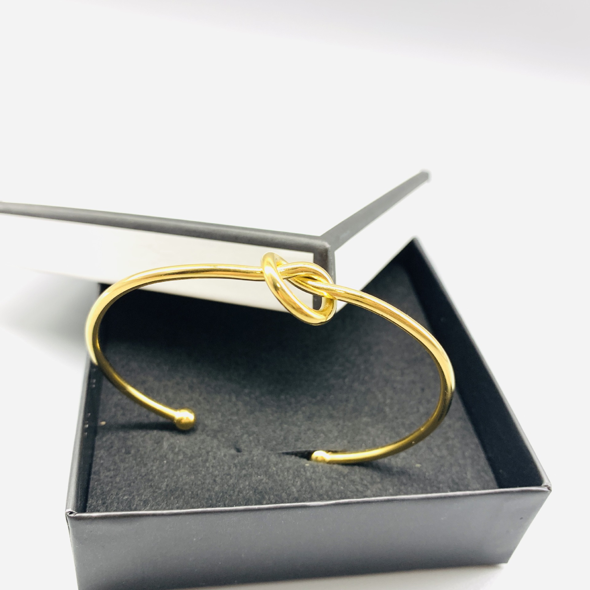 Real Gold Electroplated 18K Gold Bow Bracelet, Personalized Versatile Elegant Bracelet, Simple Popular Style Titanium Steel Bracelet
