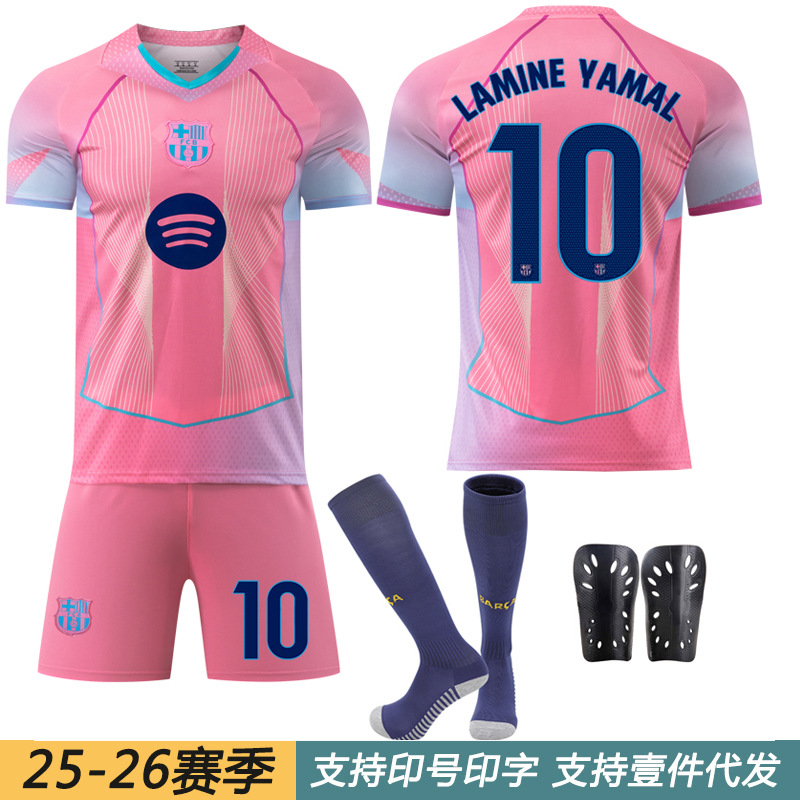 Футбольная майка 2526 розовая № 9 Левандовски 19 Ямал 10 Месси Барселона специальное издание