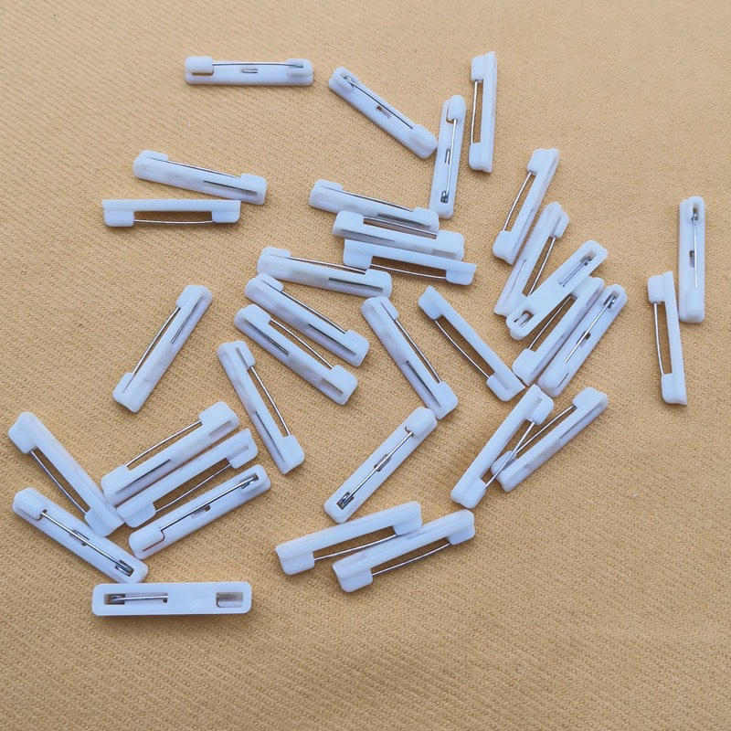 White plastic pin number plate badge pin simple pin DIY jewelry brooch corsage accessories safety pin