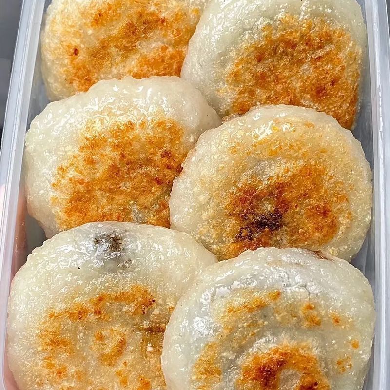 Аутентичные клецки из клейкого риса с черным кунжутом, свежие ручные, традиционные кондитерские изделия, мягкие специальные продукты