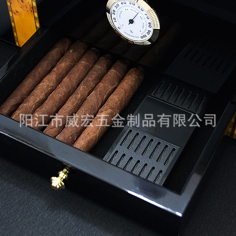Cigar Humidifier Plastic Rectangular Portable Cigar Moisturizing Box Tobacco Tea Humidifier Cigar Accessories Tools
