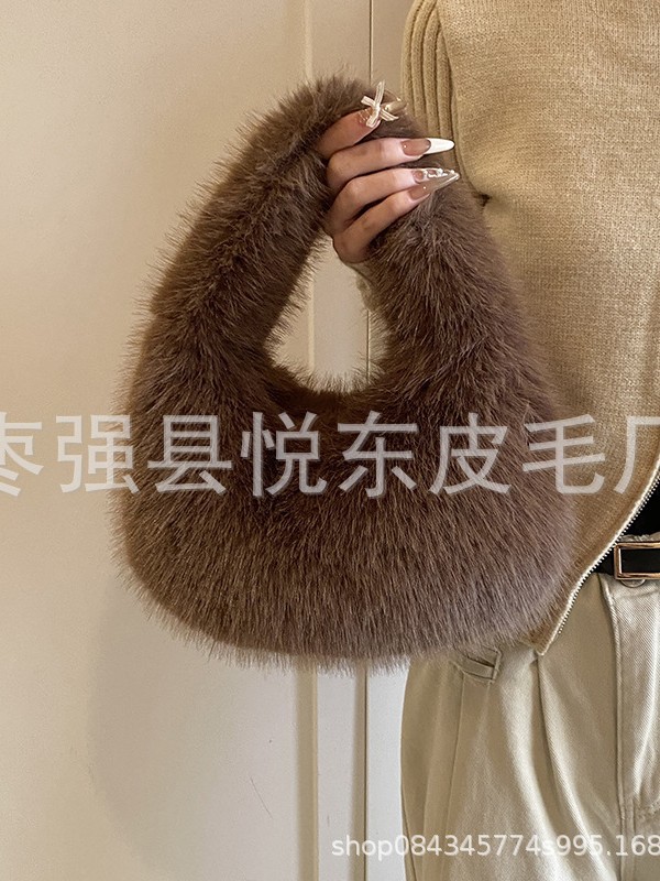 Portable Mao Mao bag women's autumn and winter new this year's popular bag high sense niche plush bag hand bag