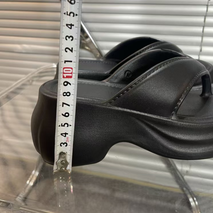 2025 New Simple Style Flip-Flops for Women's Summer Outer Wear Flip-Flops for Beach Vacation Lazy Slippers