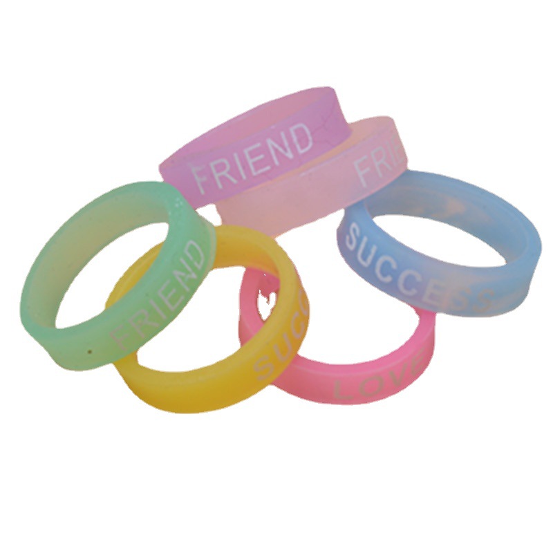 Luminous silicone ring buckle card cover female luminous non-slip wear-resistant ring personalized silicone non-slip ring nail cover ring