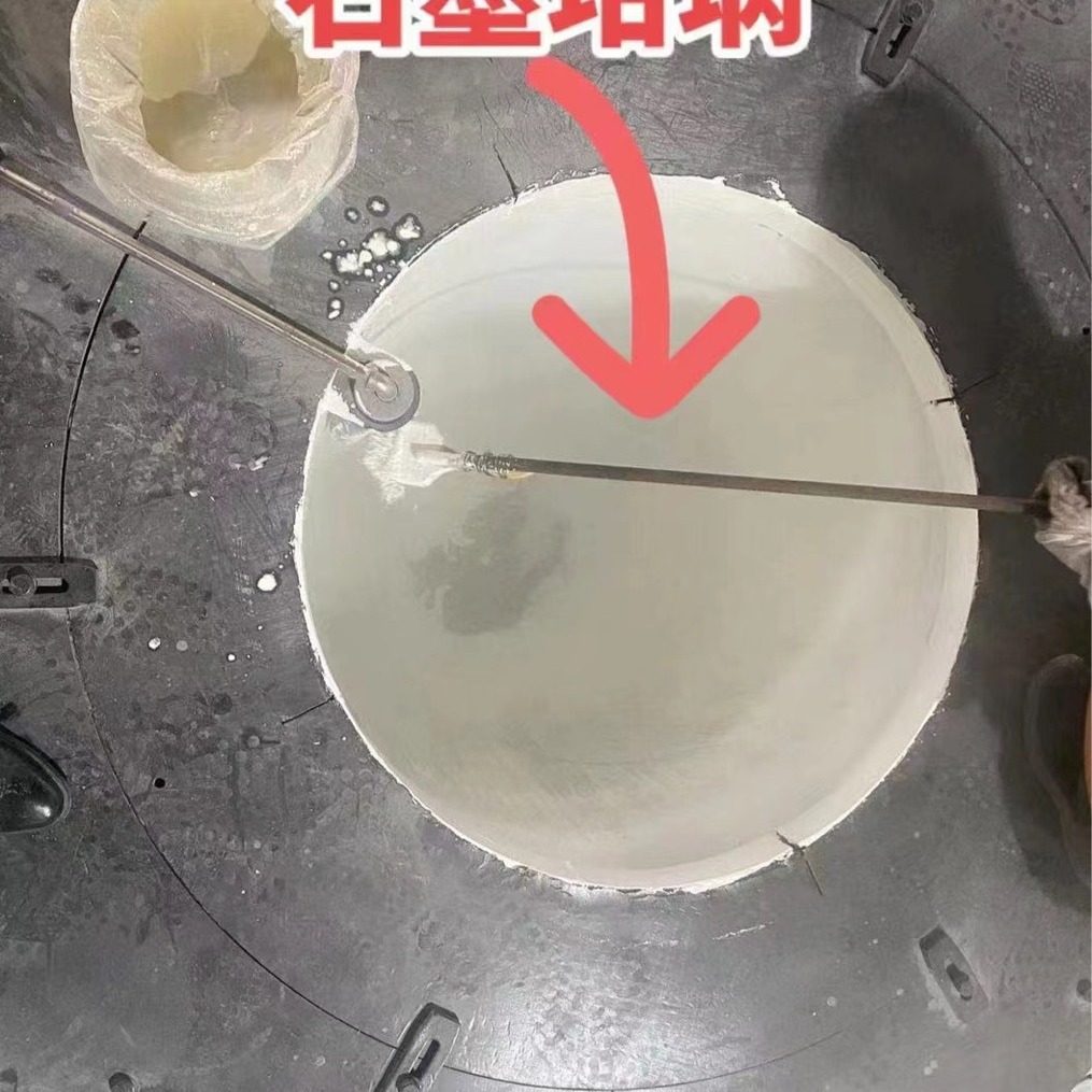 Die-casting Crucible pot high temperature automatic soup spoon coating covering agent cast iron Crucible high temperature corrosion resistant coating spoon