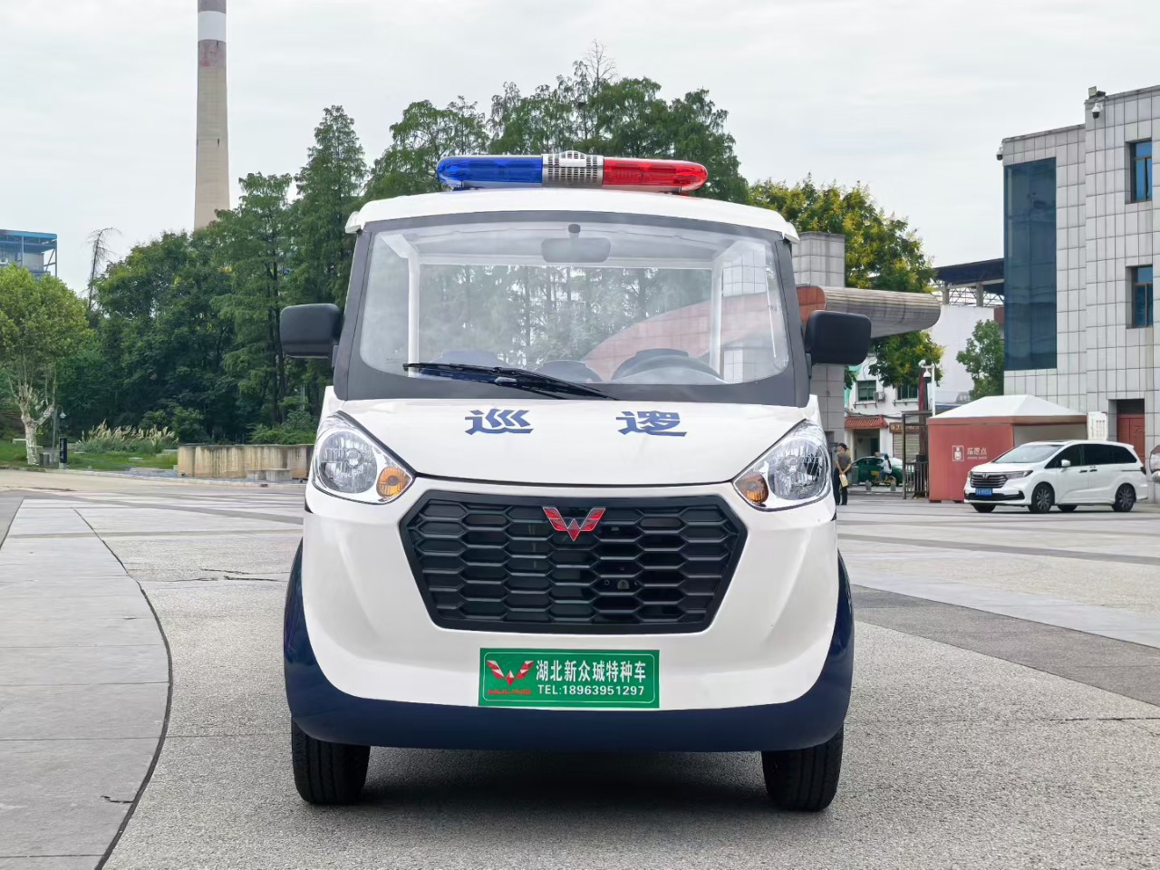 Wuling 5-Seater Electric Patrol Car, Fast Charging, Long Battery Life, Strong Load-Bearing Capacity, Suitable for Daily Patrol