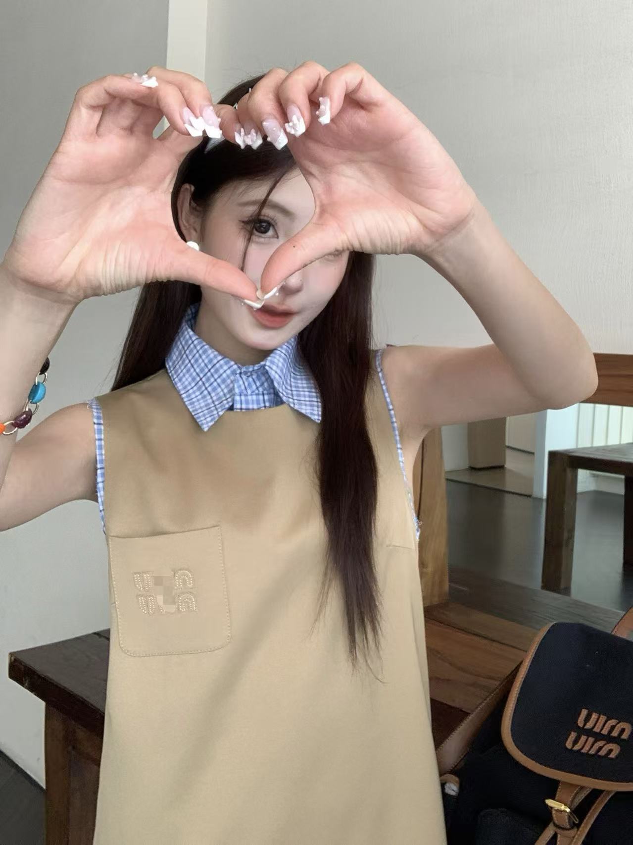 25 Early Spring New Nanyou Miu Retro Literary Patch Embroidered Letters Spliced Plaid Lapel Sleeveless Dress