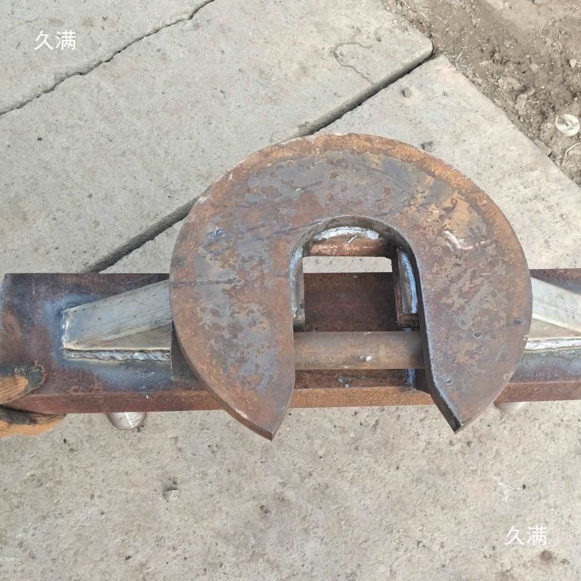 Large Single Tow Truck Special for Towing Trailers