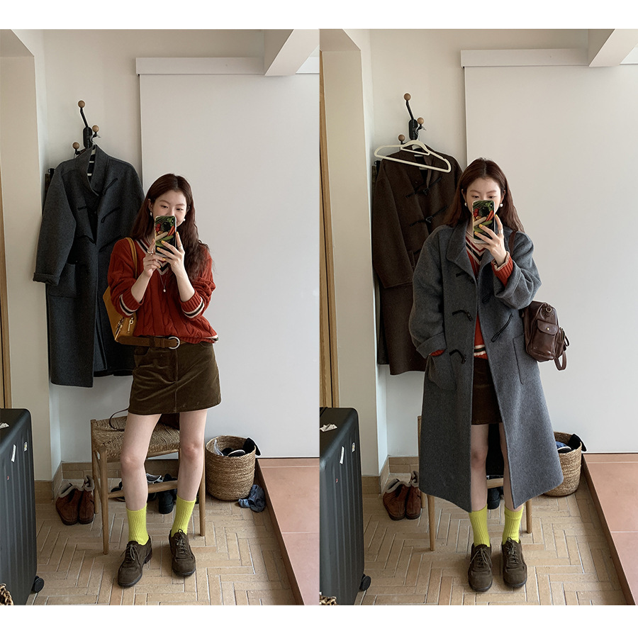 Helloooeat Wool Retro V Neck Preppy Style Contrast Sweater Autumn and Winter Loose Pullover Long-Sleeved Top