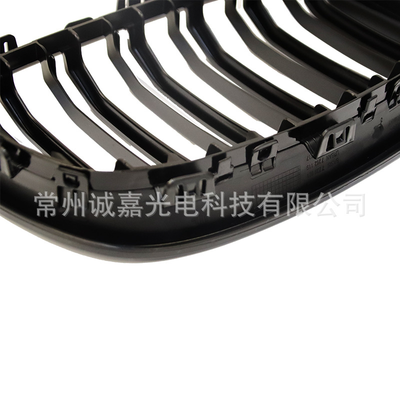 Suitable for BMW BMW 1 Series F20 F21 grille 11-14 years F20 BMW bright black double line grille