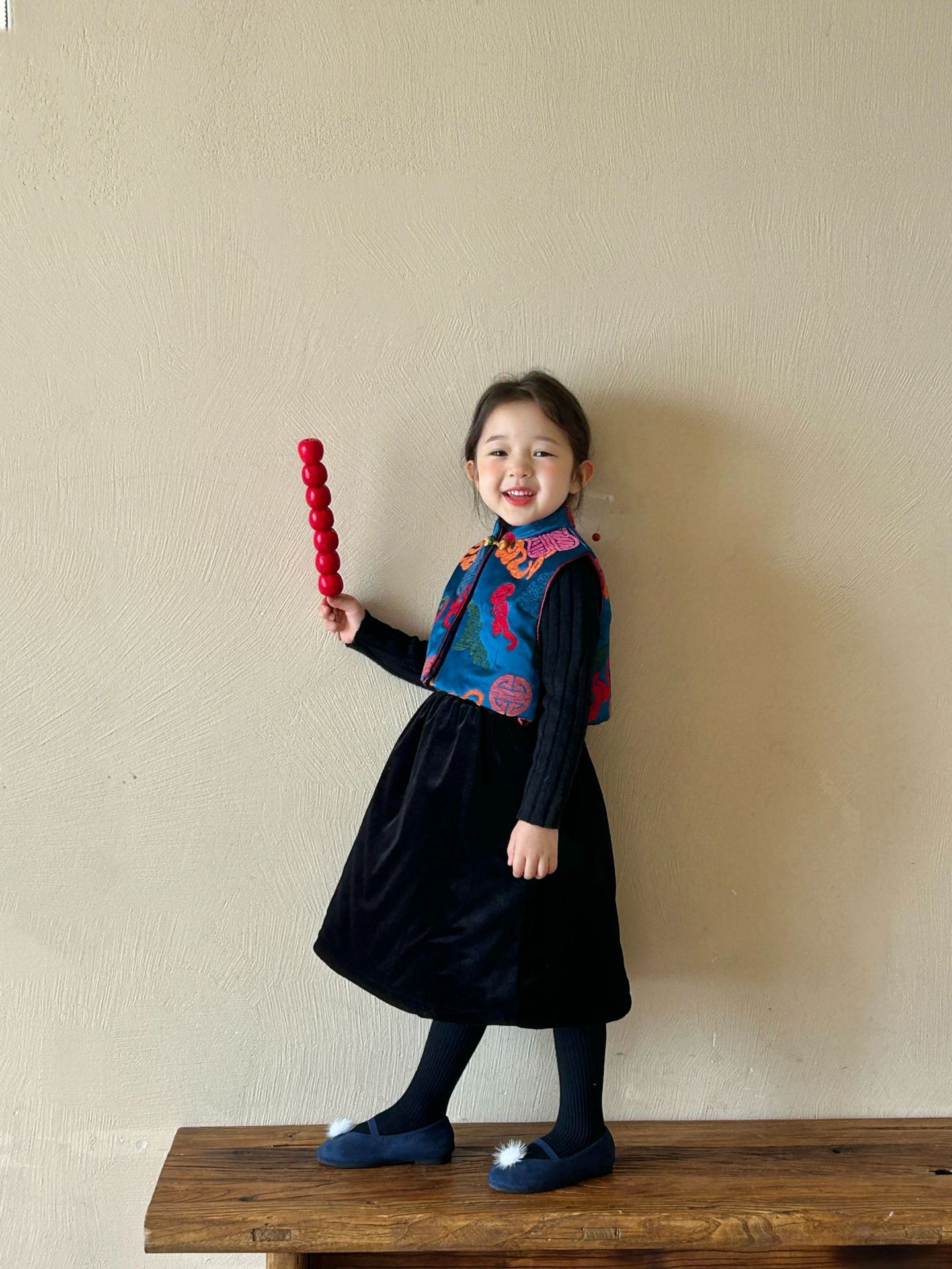 2024 winter new children's clothing new Chinese children's clothing girls colorful eight treasures gourd Zhang satin vest Tang suit