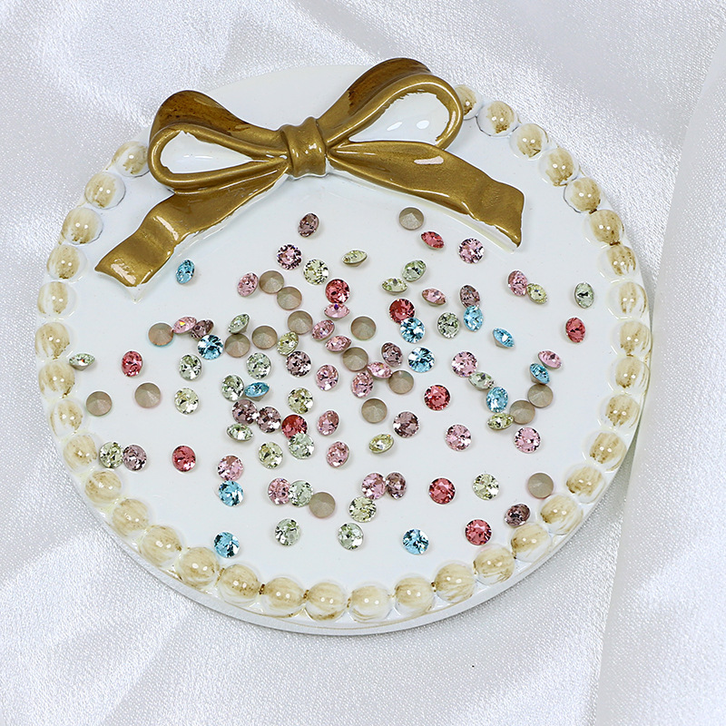 Dongzhou 4мм цветной маленький круглый наконечник высококачественная K9 стеклянная сверло для ногтей слепое сверло DIY ювелирные аксессуары оптом