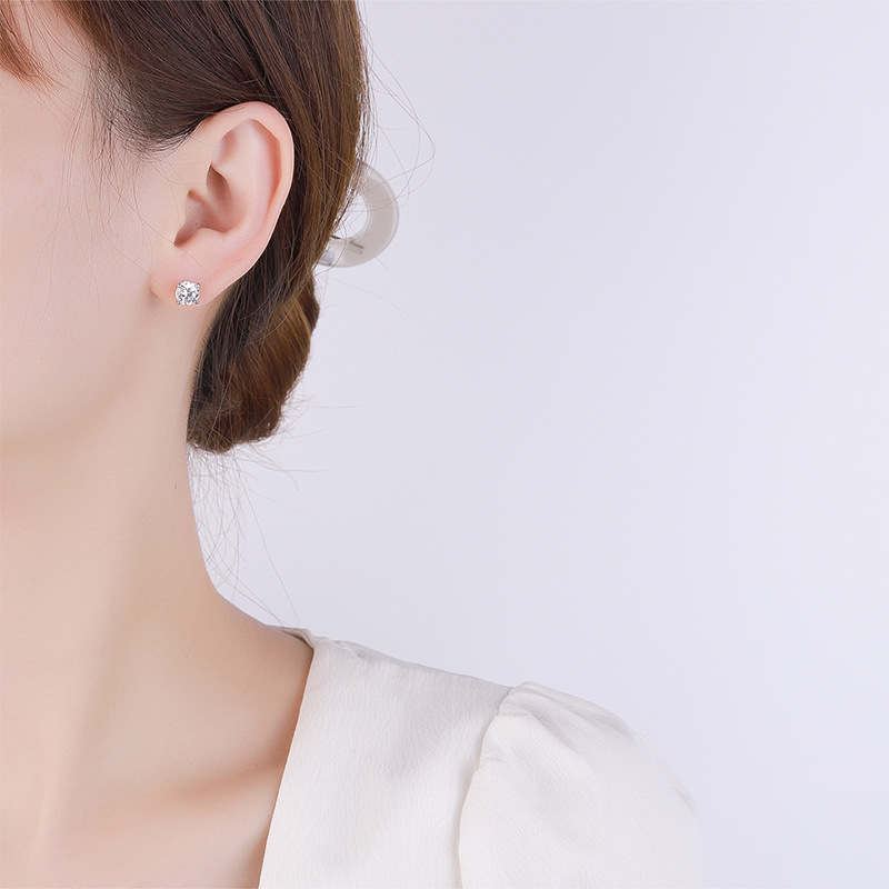 S925 Sterling Silver Earrings Women's 30 Minutes 50 Minutes 1 karat 2 karat Simple Four Claw Claw Moissanite Earrings Direct Supply from Source