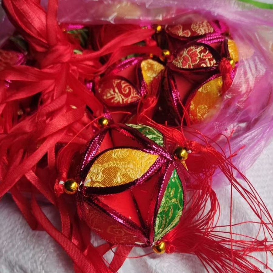 Guangxi Zhuang Ethnic Hydrangea March 3 Zhuang Hydrangea auspicious pendant flower cloth Hydrangea crafts wholesale