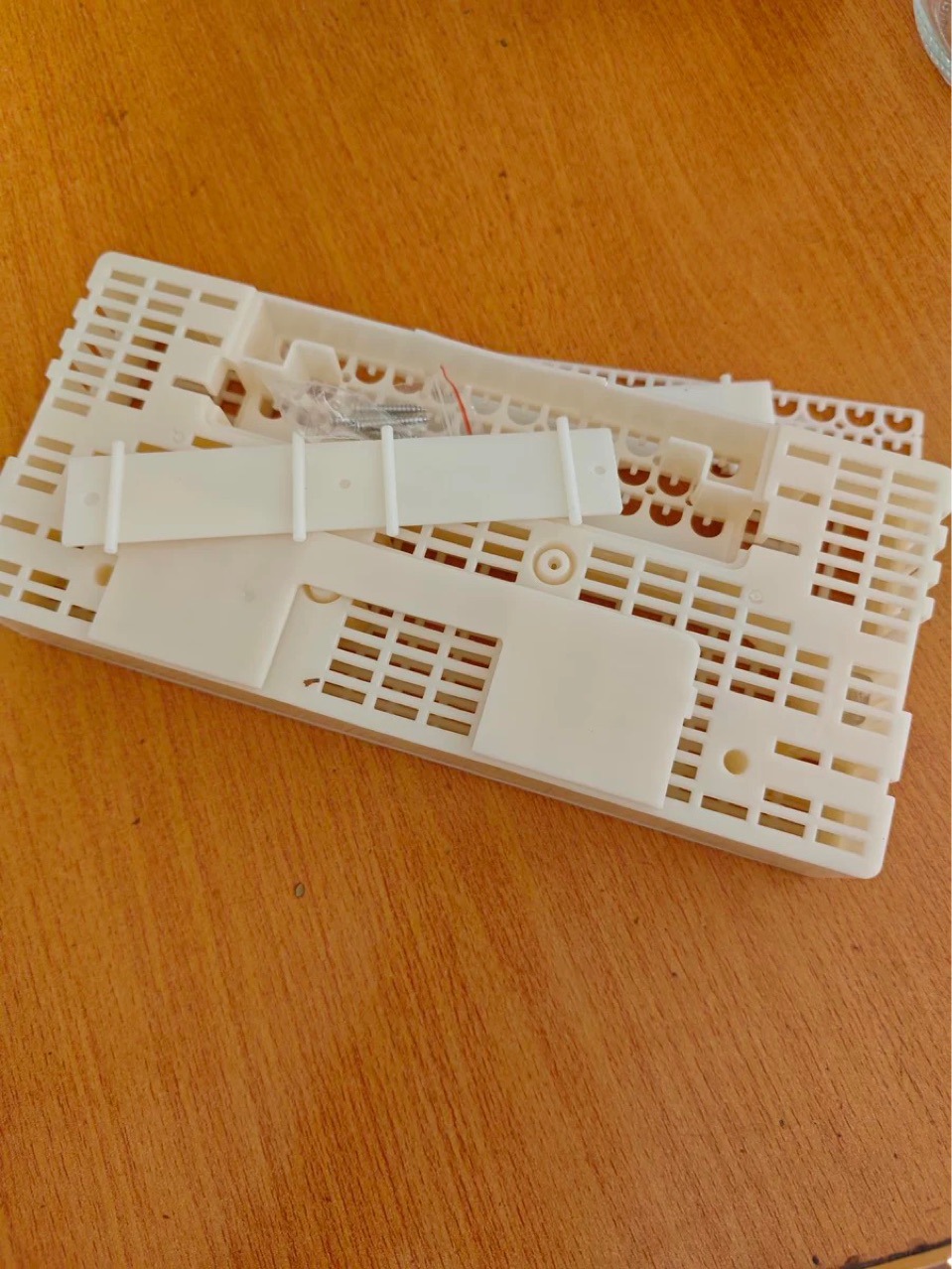 New Eighth-Generation Top-Grade No. 8 Bee Divider, Medium Bee Automatic Bee Divider, Drone Bee Filter Artifact, Round Barrel Third-Generation Bee Divider