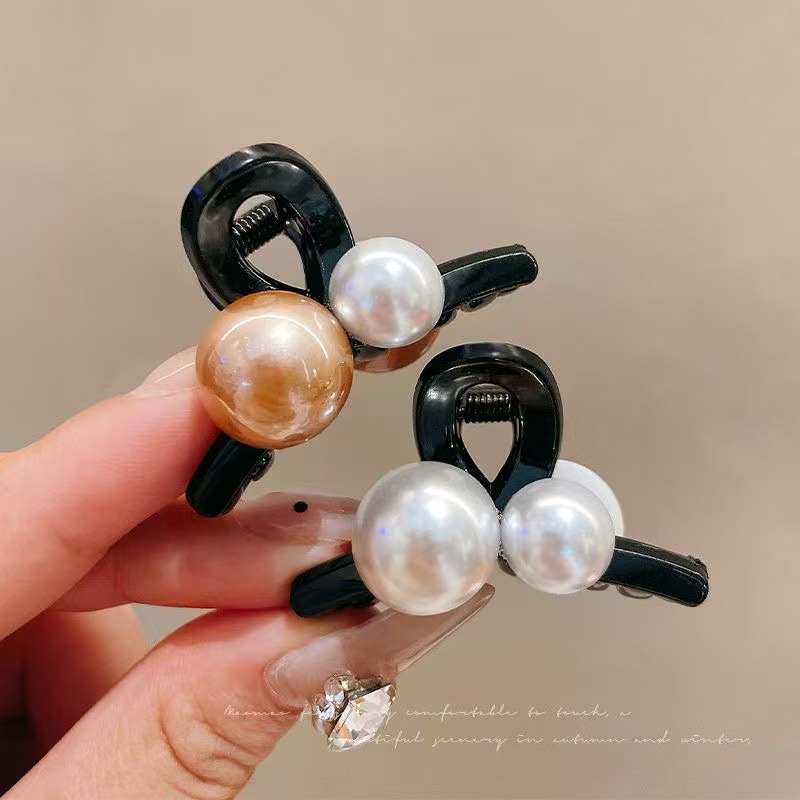 Princess Head Amber Small Claw Clip for Women 2025 New High-End Style Claw Card Bangs Hairpin Shark Clip Hair Clip