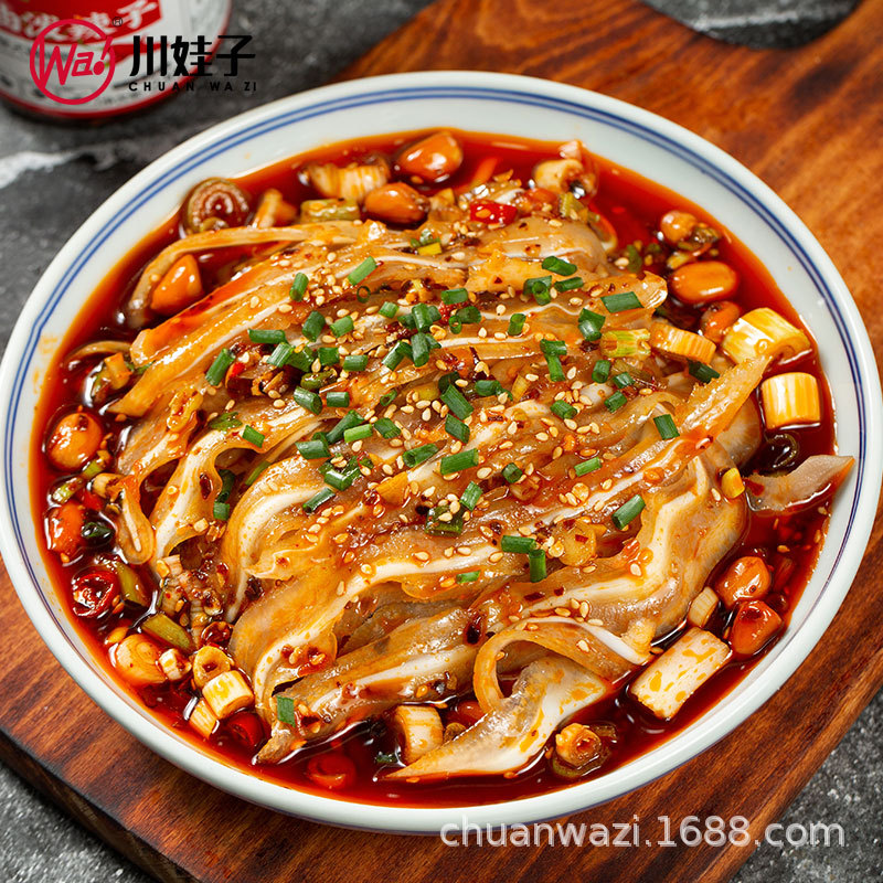 Sichuan-Style Spicy Chili Sauce, Authentic Sichuan Cold Dish Red Oil, Buttery and Spicy Chili Sauce, Chili Oil for Home Use as a Dipping Sauce