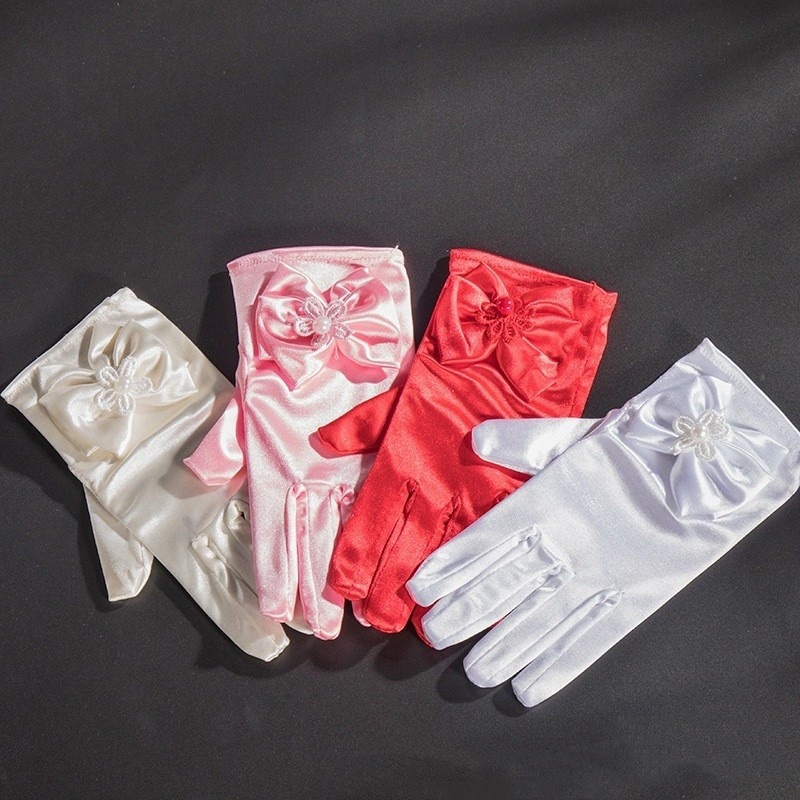 Популярные детские короткие перчатки на пять пальцев Белый Пудровый Красный Стрейч сатин Симпатичные перчатки с бантиком