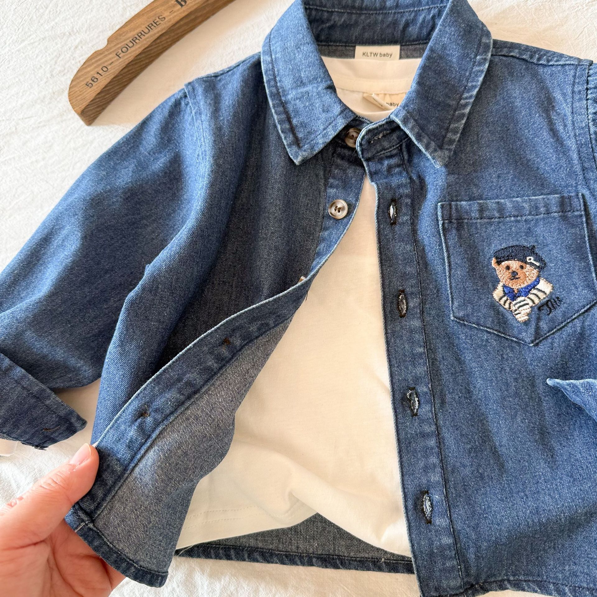 Children's Shirt 2025 Spring and Autumn New Boys and Girls Top Baby Cartoon Denim Top Bear White Shirt