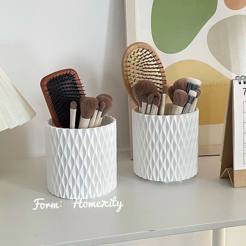 Ins Style White Rotatable Large-Capacity Makeup Brush Bucket Desktop Storage Pen Holder Quilted Pattern Separated Makeup Bucket