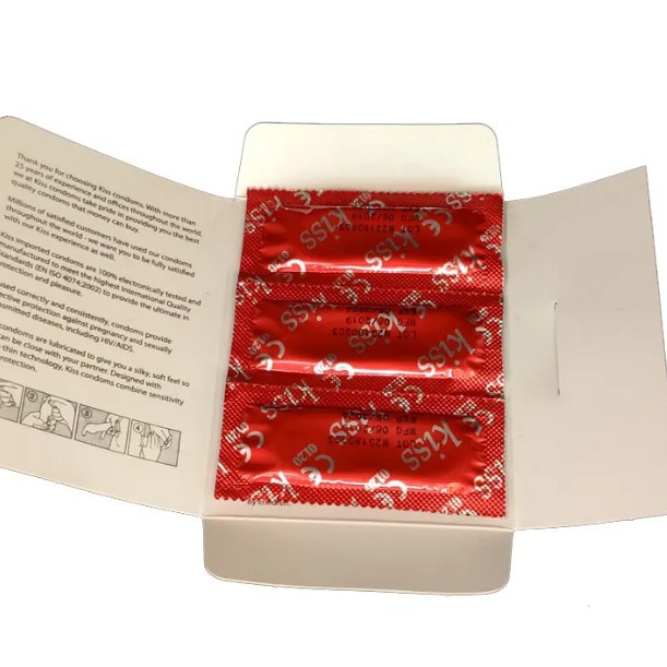 Bulk foreign trade in stock long bag kiss English 3 export condoms long glossy large oil condom