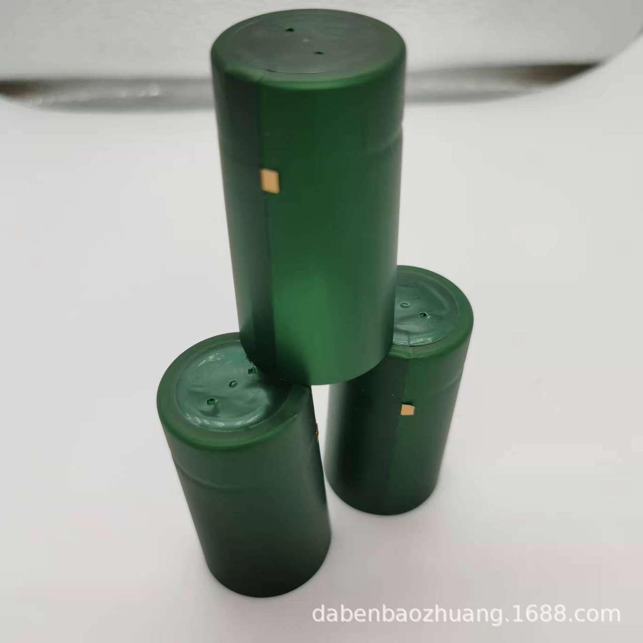 PVC Heat Shrinkable film sealing cap made by manufacturers easy to tear and pull wine bottle sealing cap rubber cap