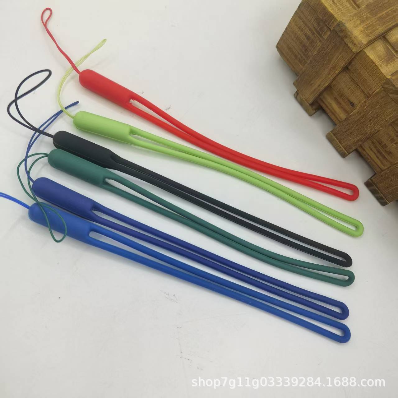 Silicone Phone Lanyard Short Wrist Strap Keychain Speaker USB Flash Drive Water Cup Hand Strap Liquid Phone Case Liquid Silicone