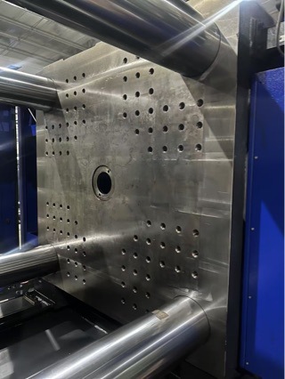 Low Price Transfer 9.9 into the New Haitian 450H High-Speed Top with Machine 780 down Mold Double Closed Loop Glue Injection Mold Opening