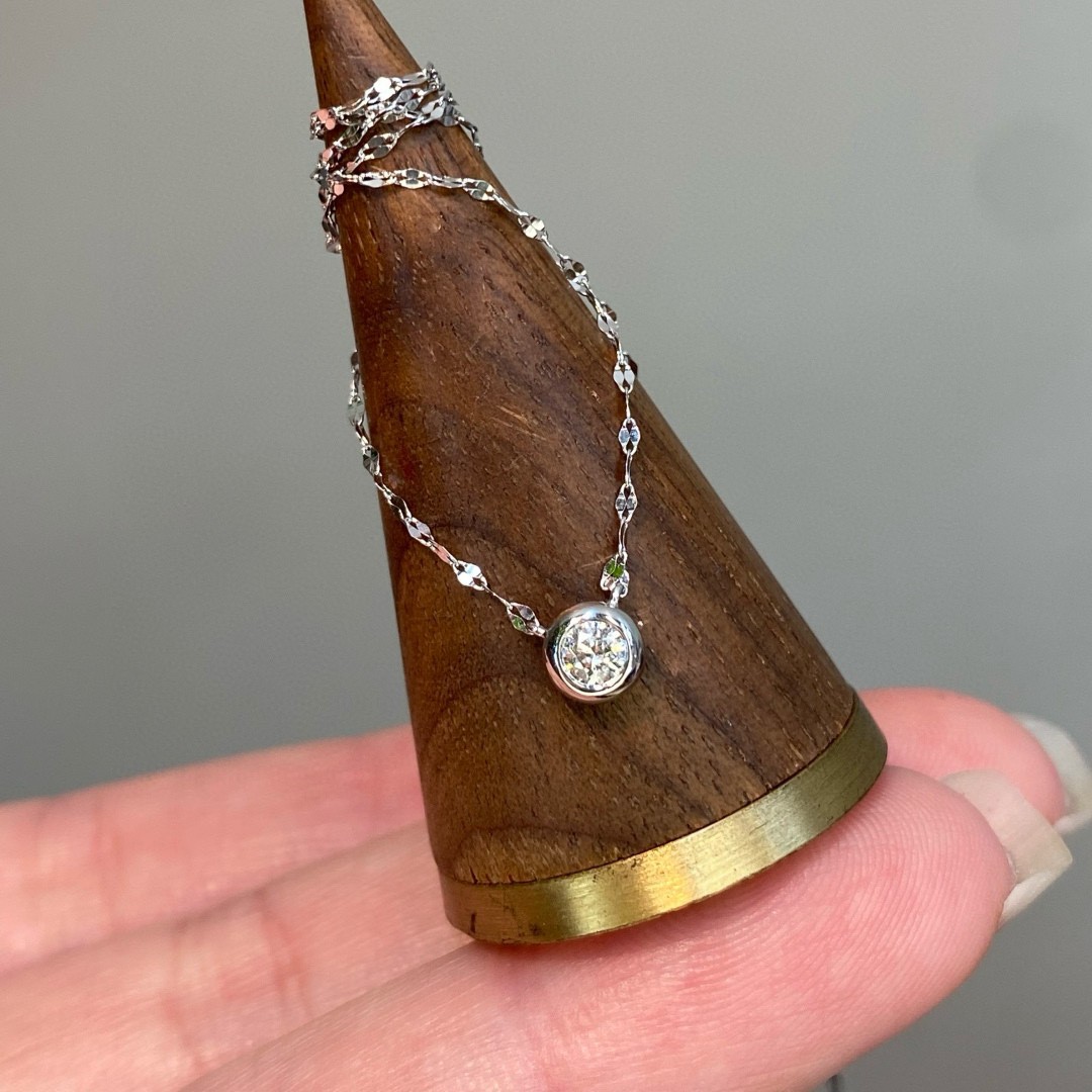 Platinum Pt950 Natural Diamond Sparkling Bubble Clavicle Chain Normcore, Exquisite and Versatile, Simple and Essential for Work Clothing and Dating