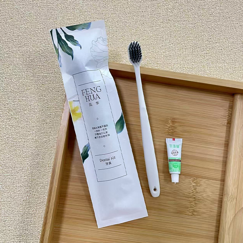 Disposable Toothbrush and Toothpaste Hotel Disposable Comb Razor B&B Hotel Bathhouse Toiletry Set