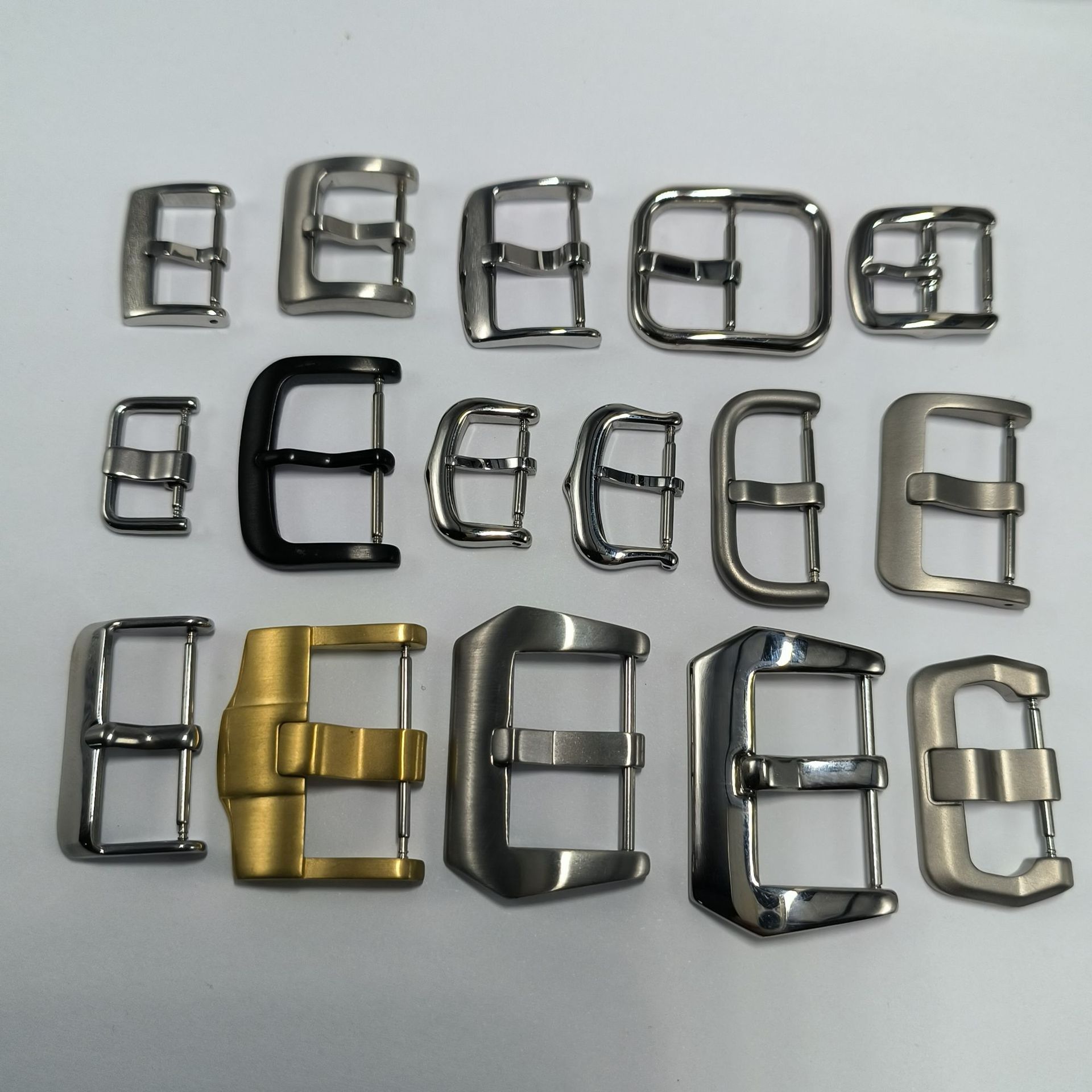 Производители Гуандуна предлагают застежки для часов из нержавеющей стали, замки из чистой меди, аксессуары из стали 304/316, водонепроницаемые детали для часов