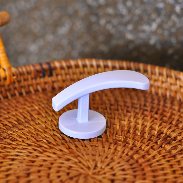 [Yonghao Hardware] Factory direct cross-border supply of aluminum alloy fine Crescent small hook curtain hook wall hook