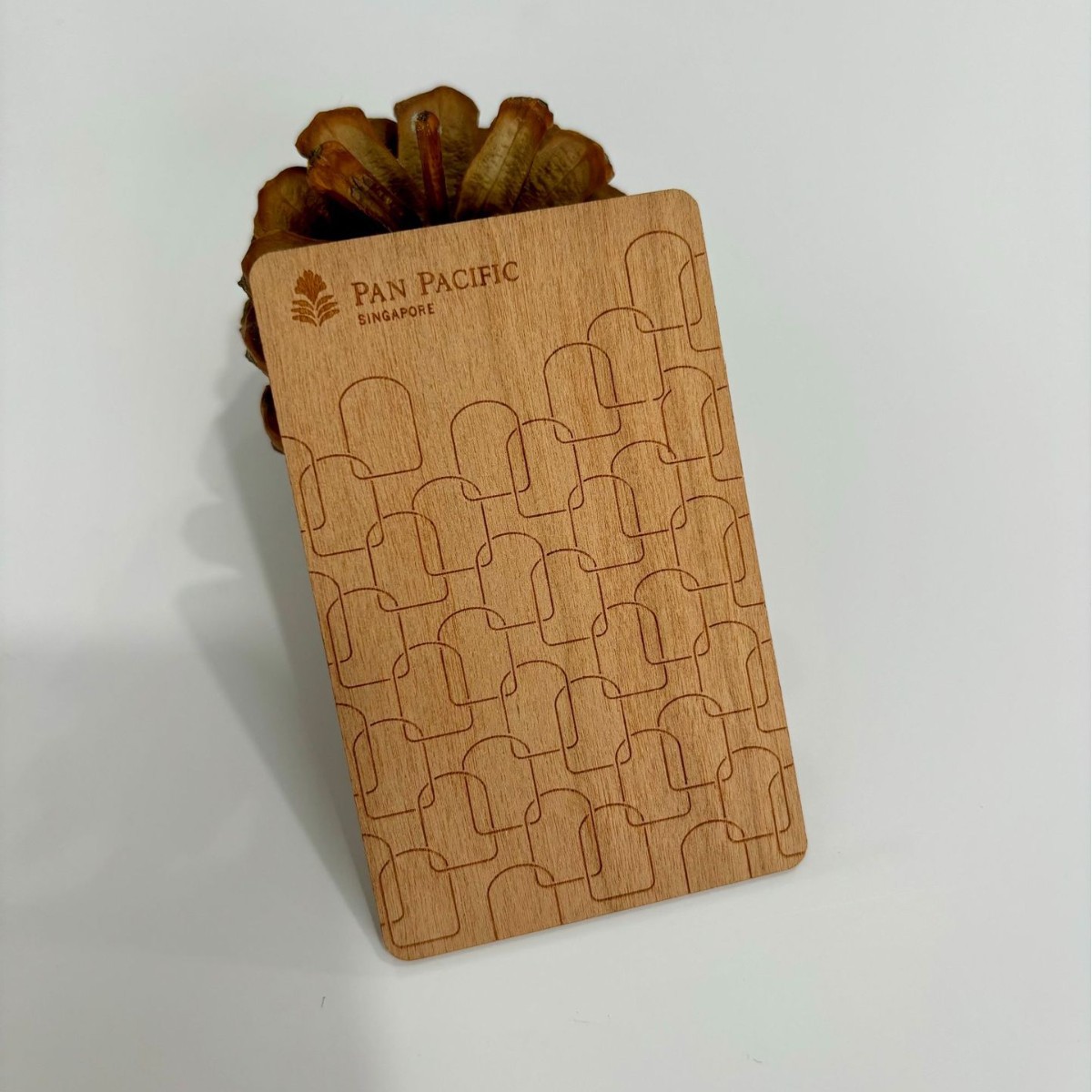 Customized High-End Wooden Card, Wooden Membership Card, Ic Chip Card, Nfc Card, Wooden Room Card, Access Control Smart Card, Radio Frequency Card