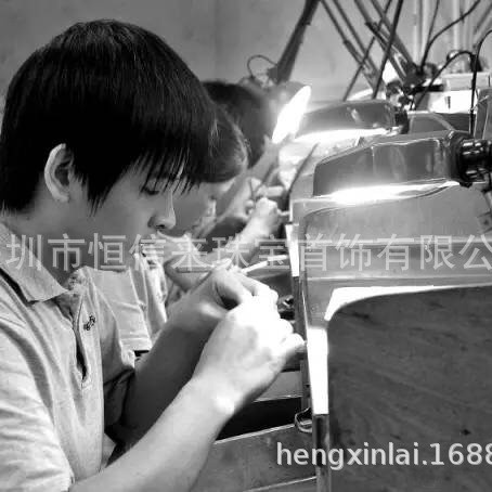 Classic Brooch Design and Manufacturing Support Original Jewelry Designer Brands Gold, Silver and Copper Brooch Design and Processing