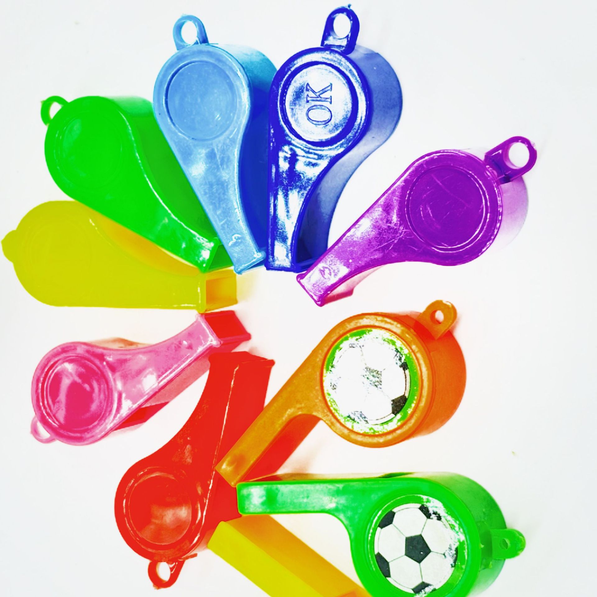 Plastic Whistle Kidsren's Toys Colorfulful Cheering Referee Whistle Fans Students Small Gifts Wholesale Ok Whistle Ball