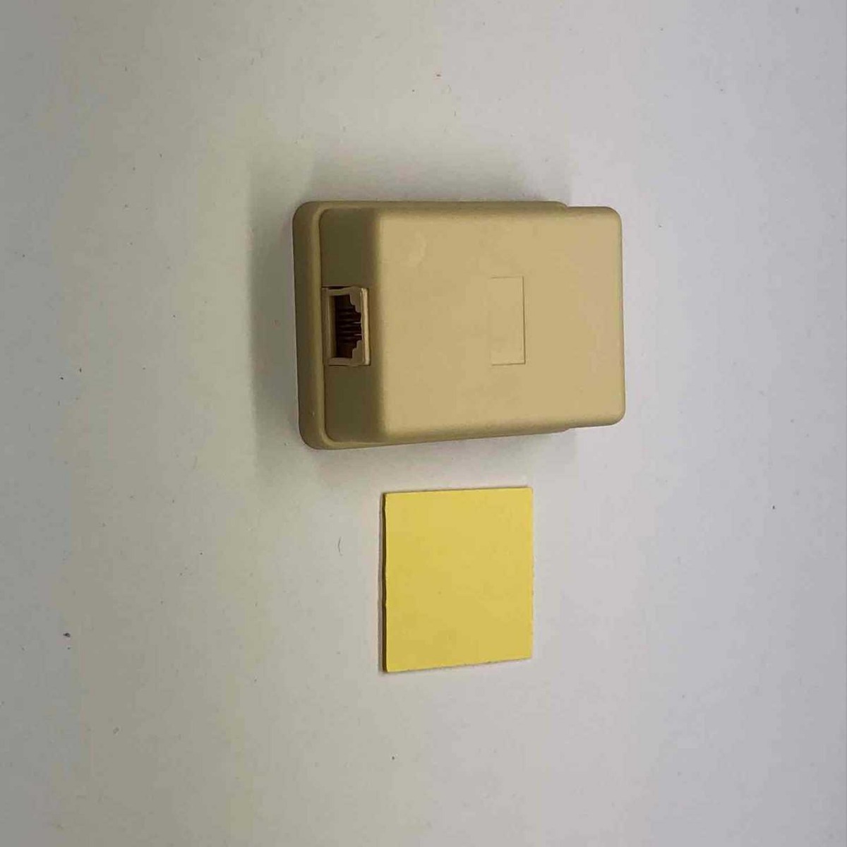 Производитель специализируется на производстве телефонного распределительного коробки 6P4C одноотверстной распределительной коробки 6P4C аксессуары для телефонной распределительной коробки