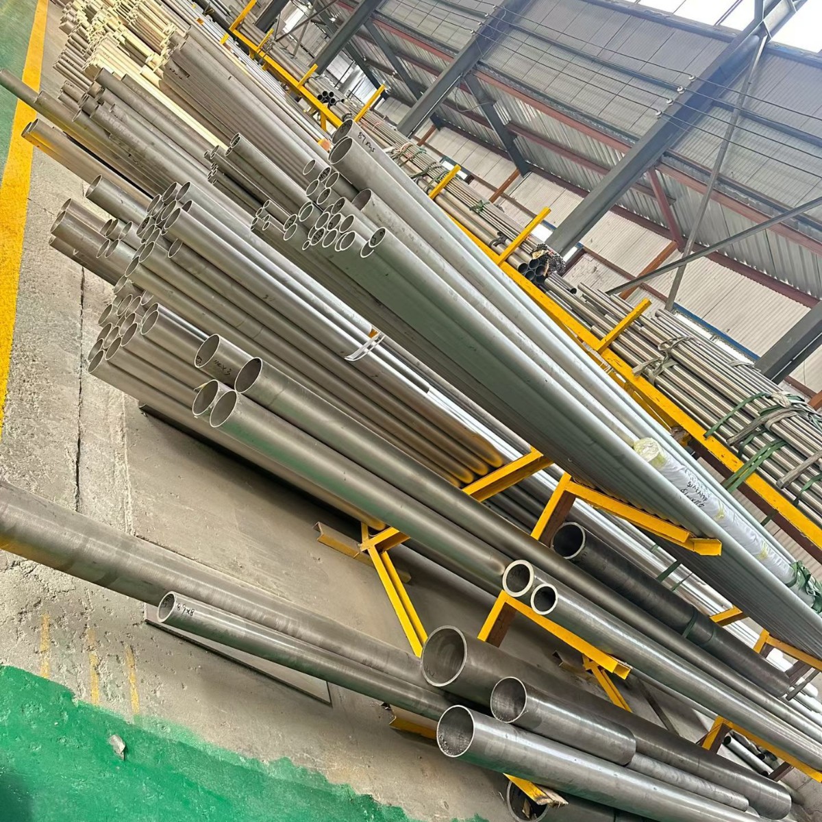 Tc4 Titanium Alloy Tube Ta18 Titanium Tube Specifications All Φ7.5-Φ280Mm Spot Wholesale Available Nationwide