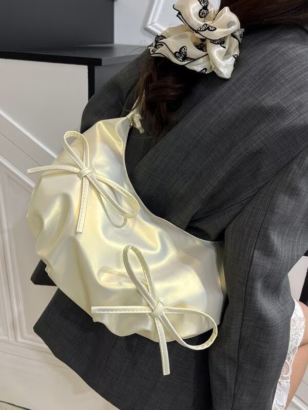 Cloud Bag for Women, Niche Design, Pleated Shoulder Strap, Bowknot Single Shoulder Bag, 2025 New Model, High-End Texture, Underarm Bag for Women