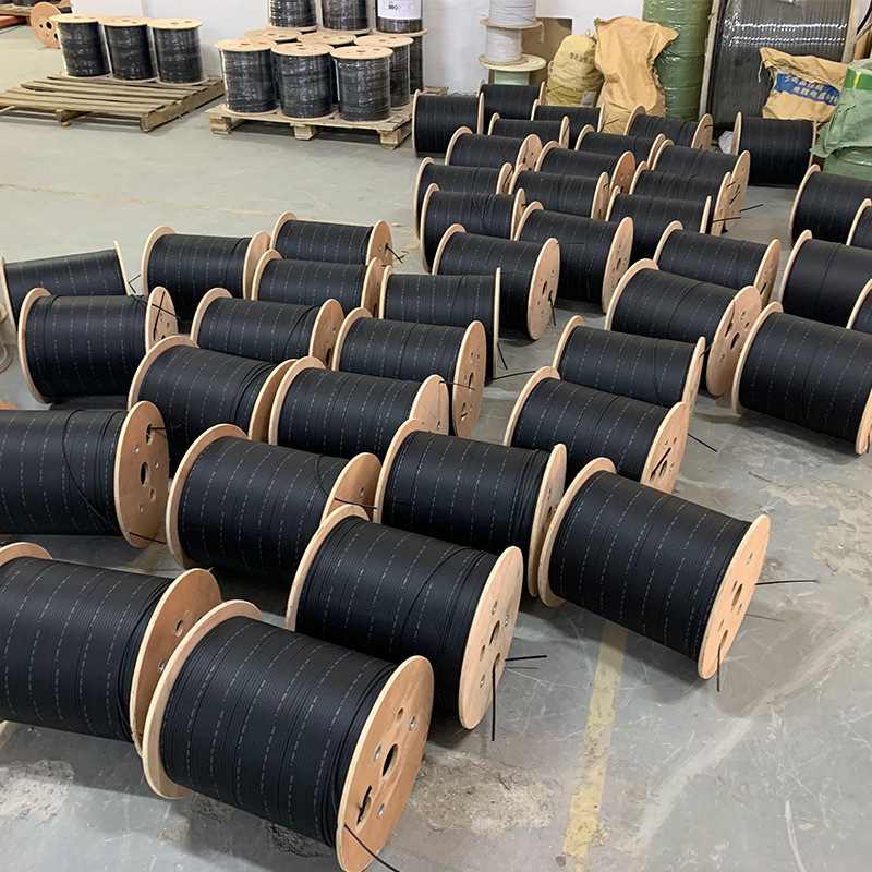 Two-core indoor leather cable GJXH-2b 2-Core 2 steel wire FTTH leather fiber optic fiber GJXH optical fiber cable Butterfly leather cable