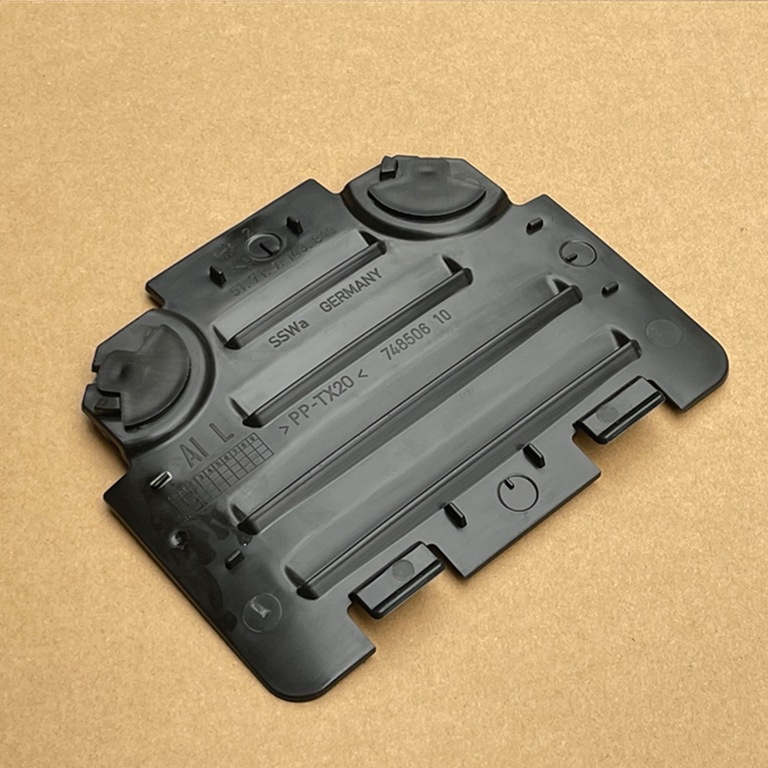 Applicable to 3 series E90 Fender lining cover plate front wheel arch guard plate service cover plate 51717143850/849